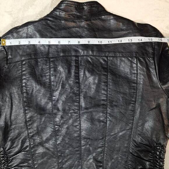 Le Chateau Black Faux Leather Jacket - Size Medium‎ - Picture 8 of 10